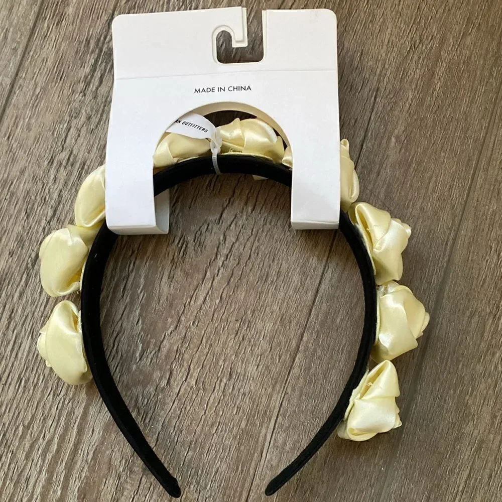 Urban Outfitters Rosette Bubble Spa Headband Black w Ivory Roses